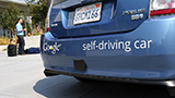 Google car si scontra con un autobus in California: la colpa è dell'algoritmo