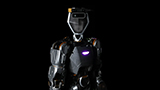 Phoenix, il robot umanoide di Sanctuary AI, lavorerà nelle fabbriche di Magna
